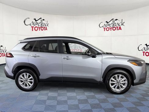 Used 2026 Toyota Corolla Cross LE FWD image 9