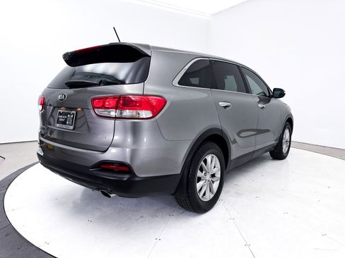 Used 2016 Kia Sorento L image 14