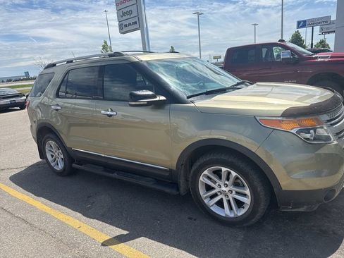 Used 2013 Ford Explorer XLT AWD/4WD image 8