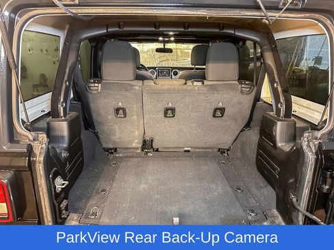Used 2021 Jeep Wrangler Unlimited Sahara AWD/4WD image 9