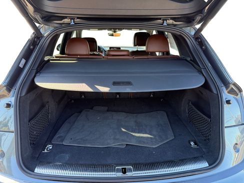 Used 2020 Audi Q5 e Prestige w/ Prestige Package image 17