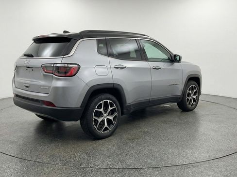 Used 2025 Jeep Compass Limited image 9