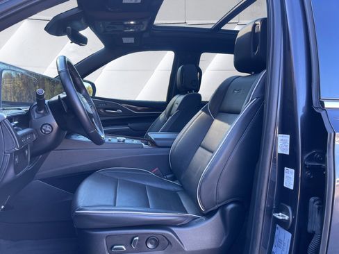 Used 2023 Cadillac Escalade Premium Luxury image 10