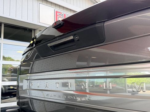 Used 2022 Ford F450 Platinum w/ FX4 Off-Road Package image 18