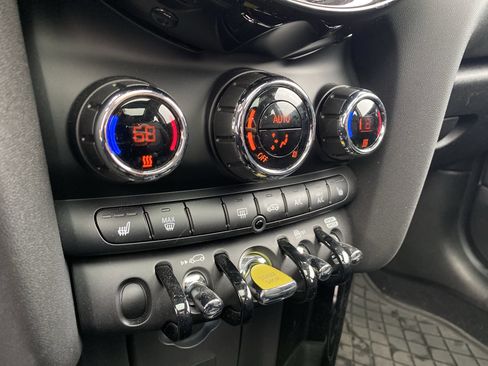 Certified 2024 MINI Cooper SE image 25