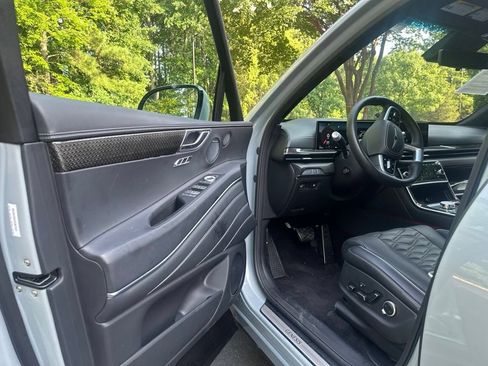 Used 2025 Genesis GV80 3.5T e-SC AWD/4WD image 10