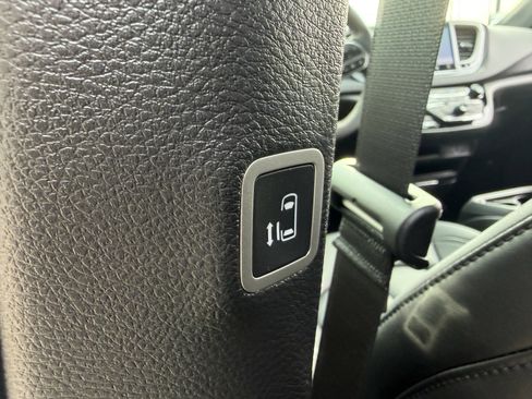 New 2026 Chrysler Voyager LX image 30