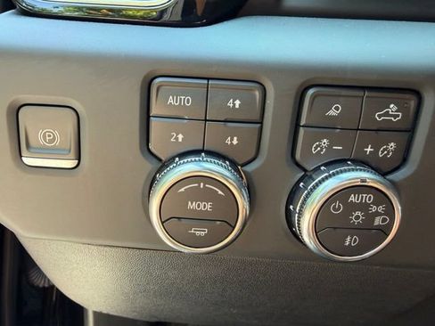 Used 2024 GMC Sierra 2500 Denali Ultimate AWD/4WD image 28