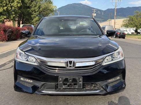Used 2017 Honda Accord Sport image 7