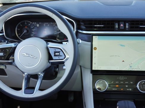 Used 2021 Jaguar F-PACE S image 28