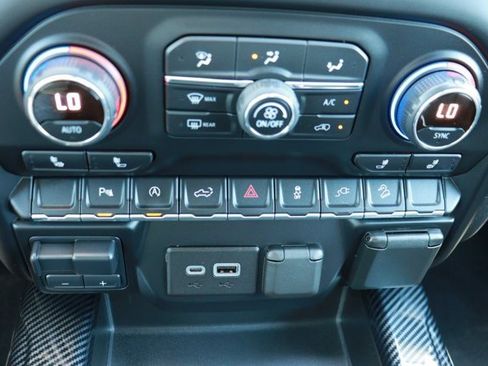 Used 2020 Chevrolet Silverado 1500 LT Trail Boss AWD/4WD image 17