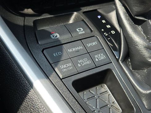 Used 2023 Toyota RAV4 XLE Premium AWD/4WD image 18