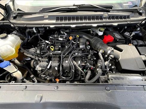 Used 2024 Ford Edge SEL image 9