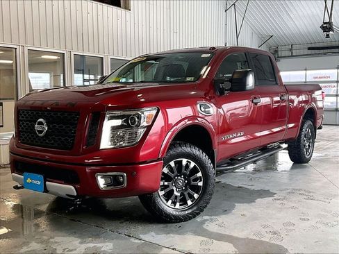 Used 2018 Nissan Titan PRO-4X w/ Pro-4x Convenience Package image 3