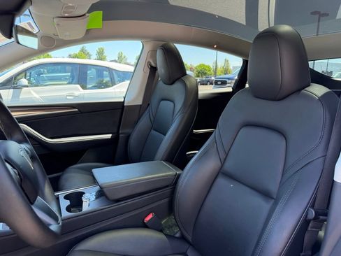 Used 2023 Tesla Model Y Long Range AWD/4WD image 16