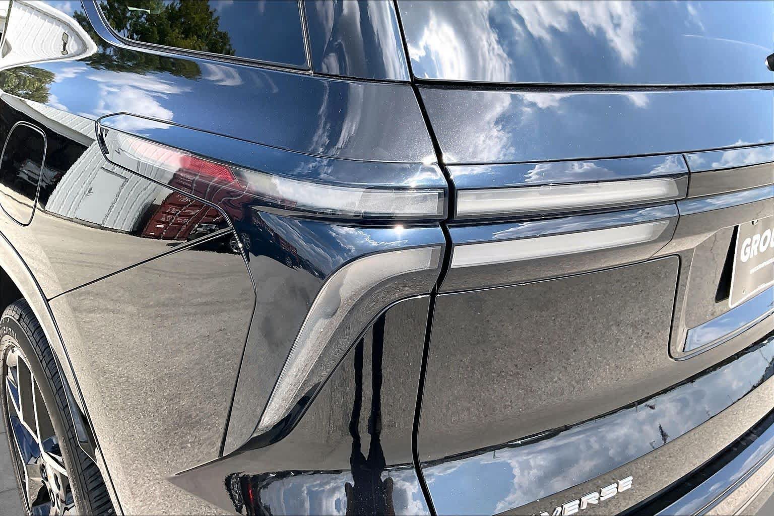 Used 2026 Chevrolet Traverse High Country FWD image 29