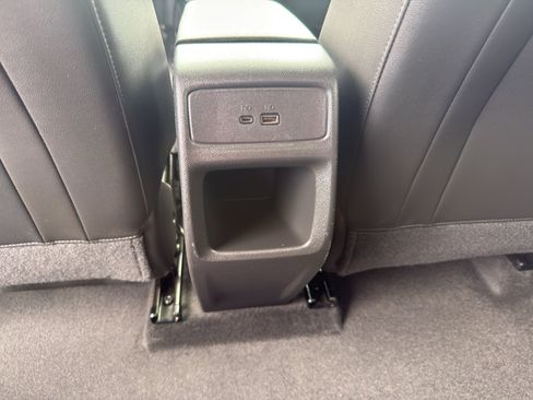 Used 2024 Chevrolet Trax LT w/ Driver Confidence Package FWD image 31