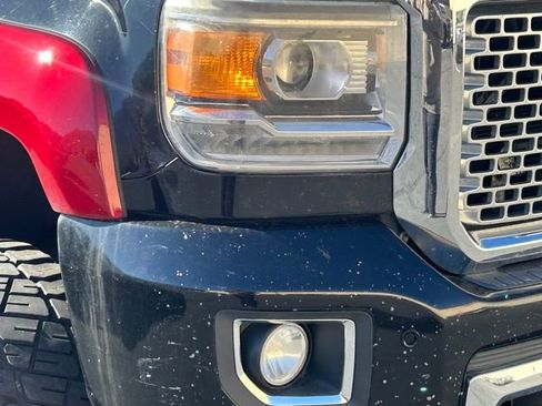 Used 2015 GMC Sierra 2500 Denali w/ Duramax Plus Package image 11