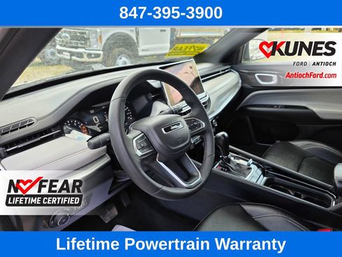 Used 2025 Jeep Compass Limited AWD/4WD image 16