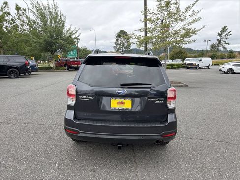 Used 2017 Subaru Forester 2.5i Touring AWD/4WD image 8
