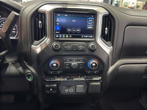 Used 2020 Chevrolet Silverado 1500 LT w/ Convenience Package AWD/4WD image 29