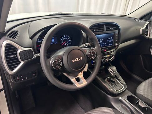 Used 2022 Kia Soul LX w/ Technology Package image 2