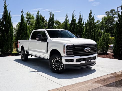 Used 2026 Ford F250 Platinum AWD/4WD image 2