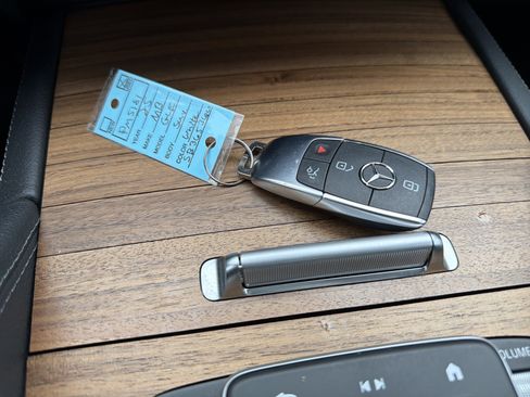 Used 2025 Mercedes-Benz GLE 350 4MATIC image 38