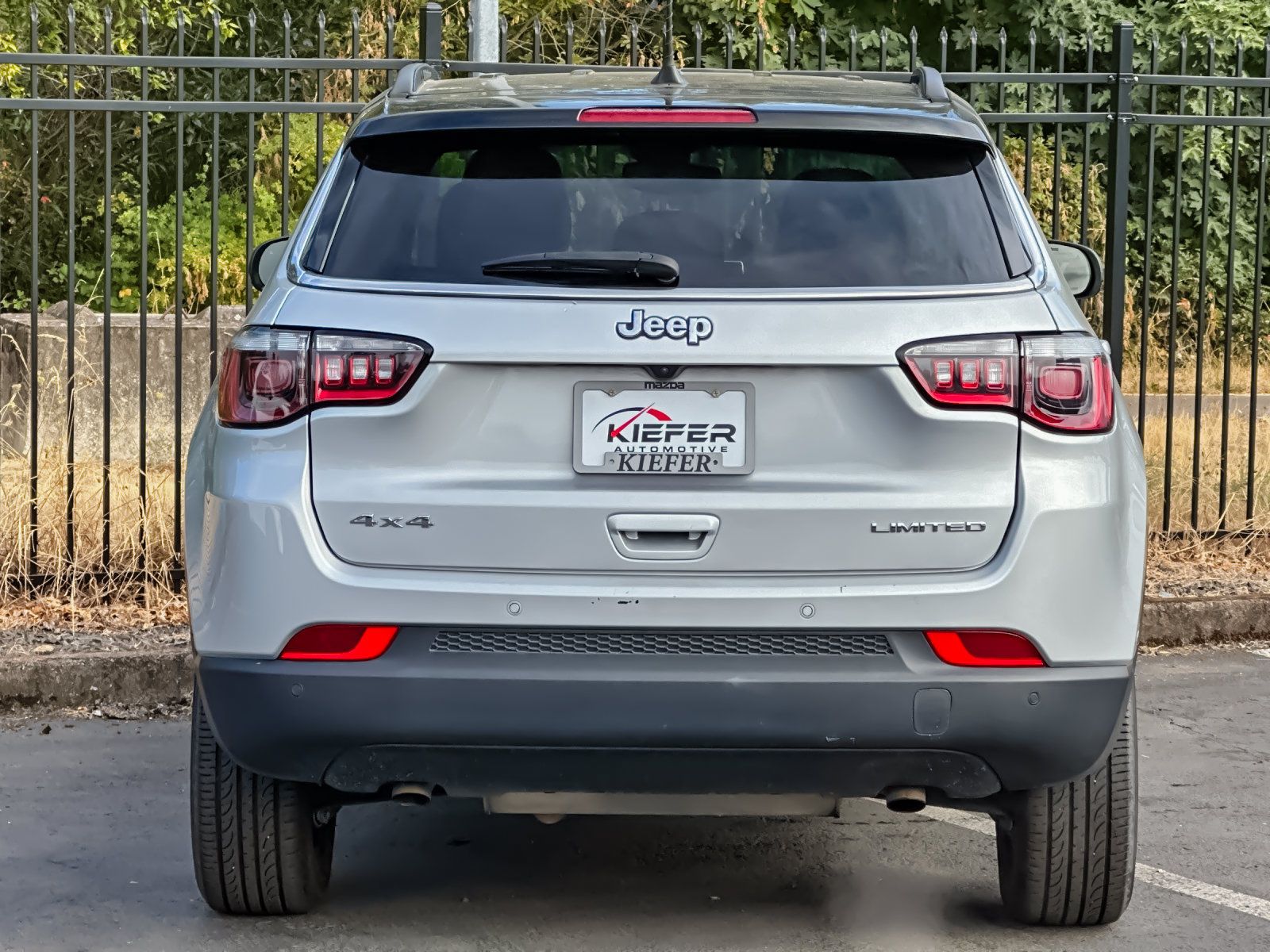 Used 2025 Jeep Compass Limited AWD/4WD image 4