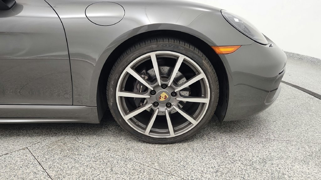 Used 2017 Porsche 718 Boxster RWD image 30