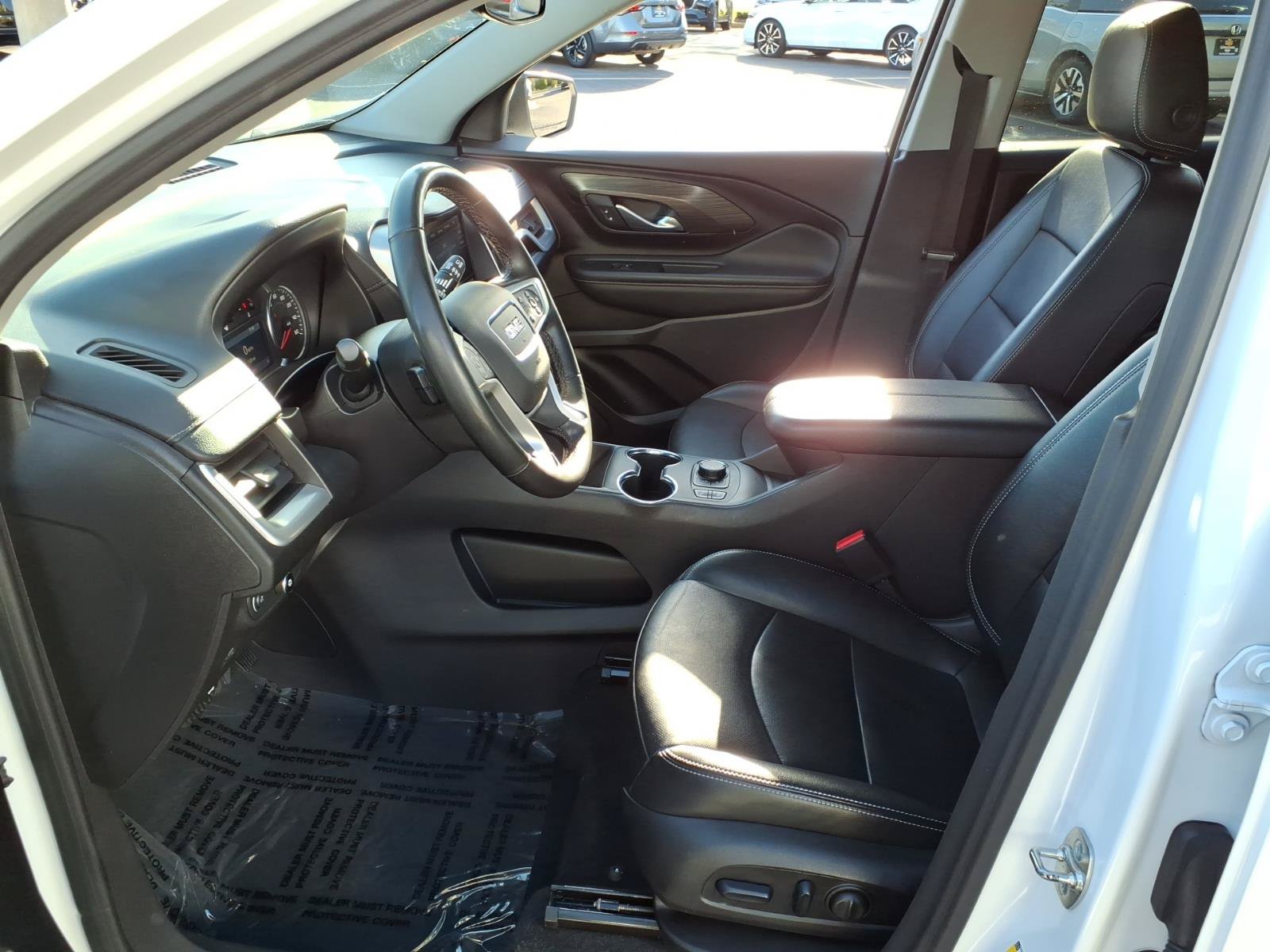 Used 2024 GMC Terrain SLT AWD/4WD image 4