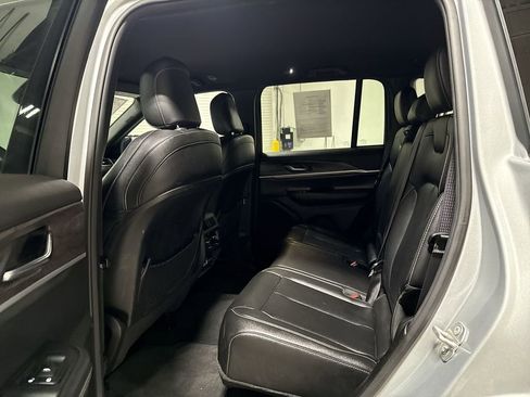 Used 2024 Jeep Grand Cherokee Limited AWD/4WD image 23