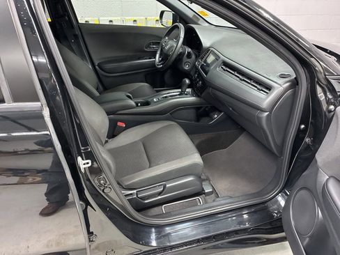 Used 2021 Honda HR-V Sport image 7