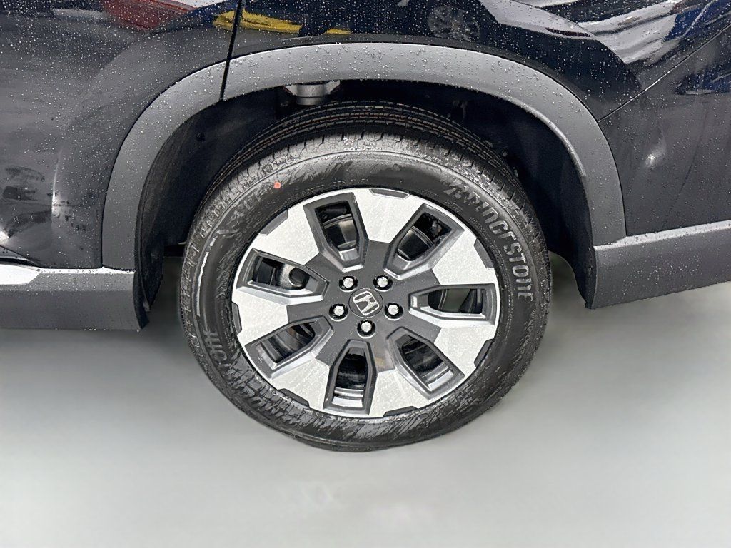 New 2026 Honda Pilot Touring image 4