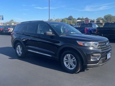 Used 2020 Ford Explorer XLT w/ Comfort Package image 3