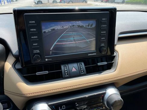 Used 2022 Toyota RAV4 XLE Premium FWD image 17
