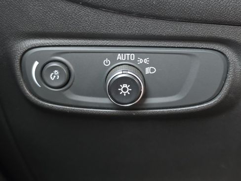 Used 2019 Chevrolet Equinox LS FWD image 15