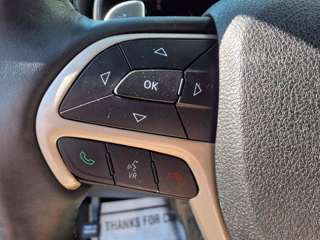 Used 2014 Jeep Grand Cherokee Limited w/ Luxury Group II AWD/4WD image 17