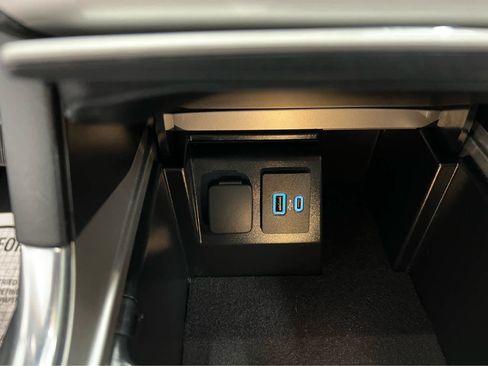 Used 2023 Ford Explorer XLT w/ Equipment Group 202A image 27