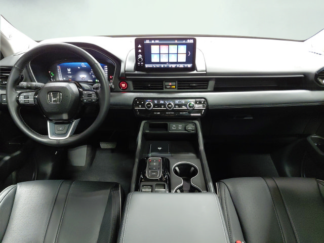 Used 2025 Honda Pilot Elite image 21