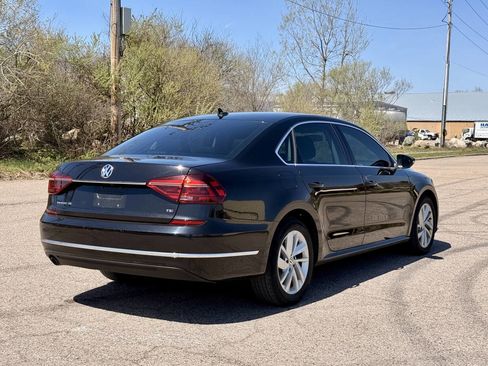 Used 2018 Volkswagen Passat 2.0T SE w/ SE Lighting Package FWD image 5