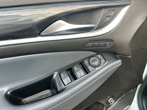 Used 2024 Buick Enclave Premium image 13