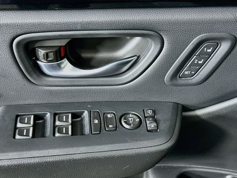 Used 2025 Honda Pilot TrailSport image 15