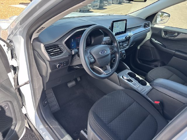 Used 2025 Ford Escape Active AWD/4WD image 13