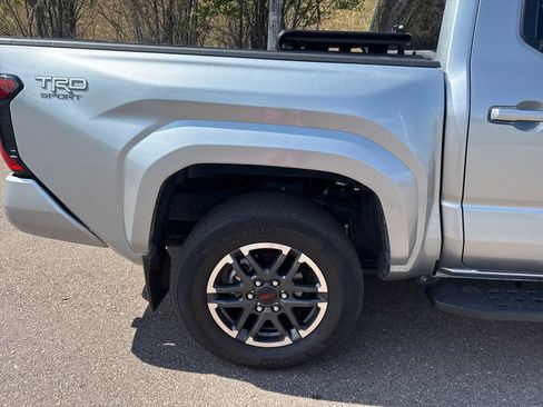 Used 2024 Toyota Tacoma TRD Sport AWD/4WD image 29