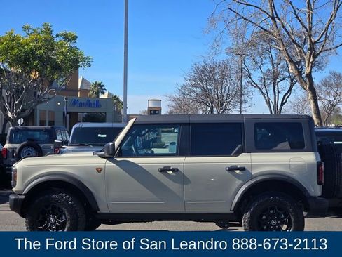 New 2026 Ford Bronco Badlands image 4