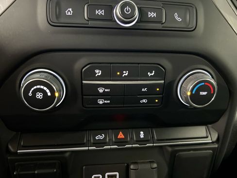 Used 2022 Chevrolet Silverado 2500 Custom w/ Custom Value Package AWD/4WD image 16
