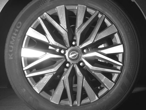 Used 2025 Nissan Altima 2.5 SV FWD image 16