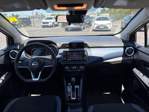Used 2025 Nissan Versa SV FWD image 31