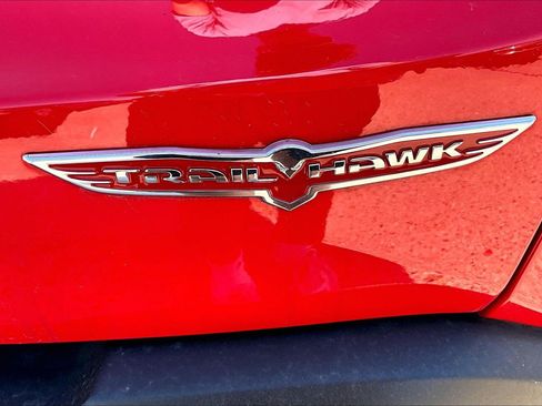 Used 2022 Jeep Renegade Trailhawk AWD/4WD image 8